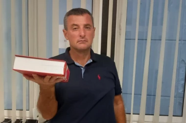 JEDINSTVENO DELO U SVETU FUDBALA: Moja knjiga čuva Zvezdinu istoriju od zaborava