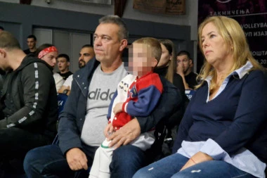 ŽELJKO RAŽNATOVIĆ ĆE IZ PRVOG REDA PRATITI OČEV MEČ: Veljko se večeras bori za titulu! (VIDEO)