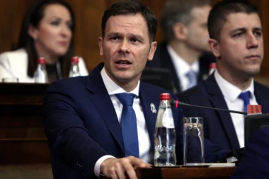 USVOJEN PREDLOG ZAKONA O POMOĆI MAJKAMA! Mali: Za svako dete do 16 godina 10.000 dinara! Sve što treba da znate o prijavi za ova novčana sredstva