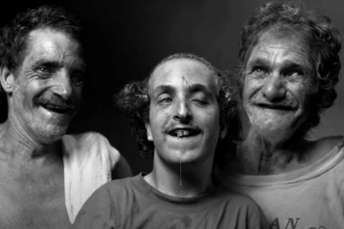 OČAJAN ŽIVOT OZLOGLAŠENE PORODICE KOJU JE UNIŠTIO INCEST: Komuniciraju neartikulisanim zvucima i žive u smeću