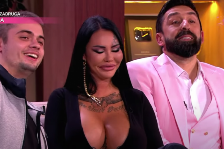 Ognjen Amidžić i Seksi oponašaju poze