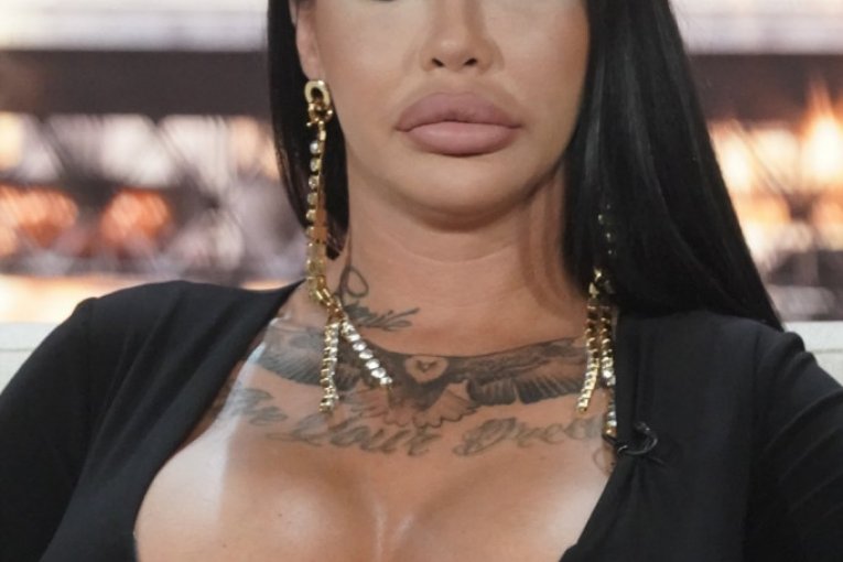 Anđela Veštica pre i posle