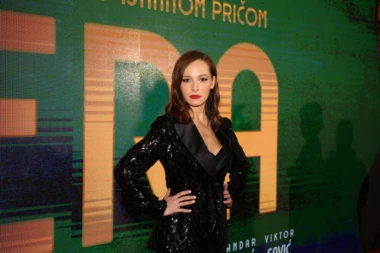 ODRŽANA PREMIJERA FILMA VERA! Poznati prošetali CRVENIM TEPIHOM! (FOTO)