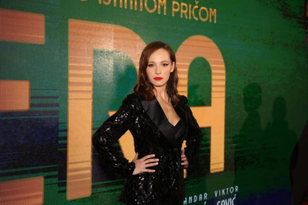 ODRŽANA PREMIJERA FILMA VERA! Poznati prošetali CRVENIM TEPIHOM! (FOTO)