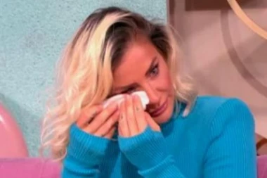 MILICA DABOVIĆ VAN SEBE ZBOG OSVETE BIVŠEG DEČKA: Objavio njene gole fotografije, želi od nje samo jedno!