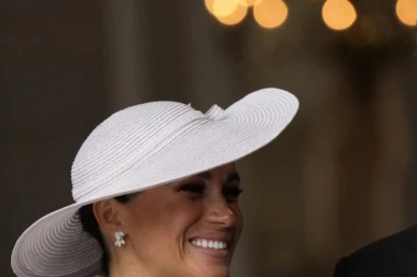 AU, KAKVA FOTKA: MEGAN MARKL I VLADE DIVAC u zagrljaju! Stara je decenijama