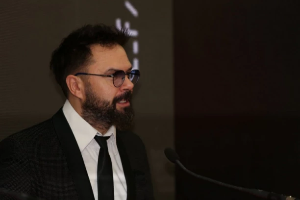 OČINSTVO GA JE TOTALNO PROMENIO: Petar Grašo otvorio dušu, pa priznao kakav projekat priprema sa Hanom! (VIDEO)