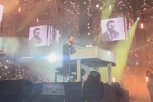 KONCERT PETRA GRAŠA: Pevač oduševio publiku u punoj Štark Areni! (VIDEO)