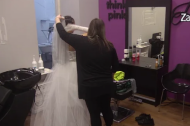 MAJA MARINKOVIĆ U VENČANICI: Starleta isprobala glamuroznu haljinu za sutrašnje venčanje, evo kako izgleda u belom! (VIDEO)