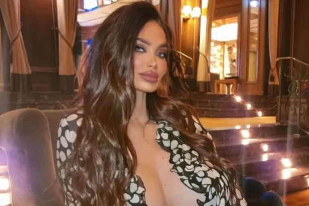 PORODILA SE SORAJA! Starleta na svet donela sina, roditelji nasledniku dali NEOBIČNO IME!