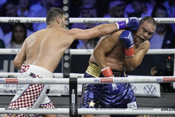 Hrvat napada NAJJAČEG NA SVETU!