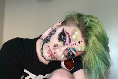 LJUDI JOJ GOVORE DA SE UNIŠTAVA: "Mnogo sam potrošila na implante rogova i pirsinge - i to me čini srećnom" (FOTO)