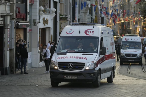 BOMBAŠKI NAPAD U ZABAVNOM CENTRU U ISTANBULU! Ima povređenih!