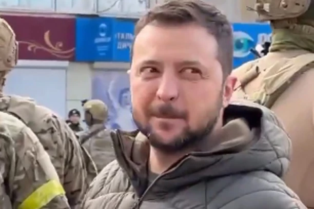 ZELENSKI SE SLATKO SMEŠKA! Dato ZELENO svetlo, doneta istorijska odluka za Ukrajinu i još jednu državu! (FOTO)