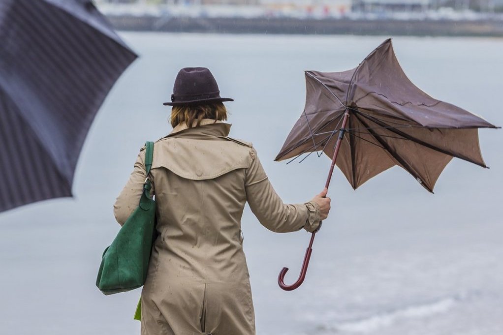 STIŽU OBILNI PLJUSKOVI: Hitno upozorenje RHMZ - nigde ne idite bez kišobrana