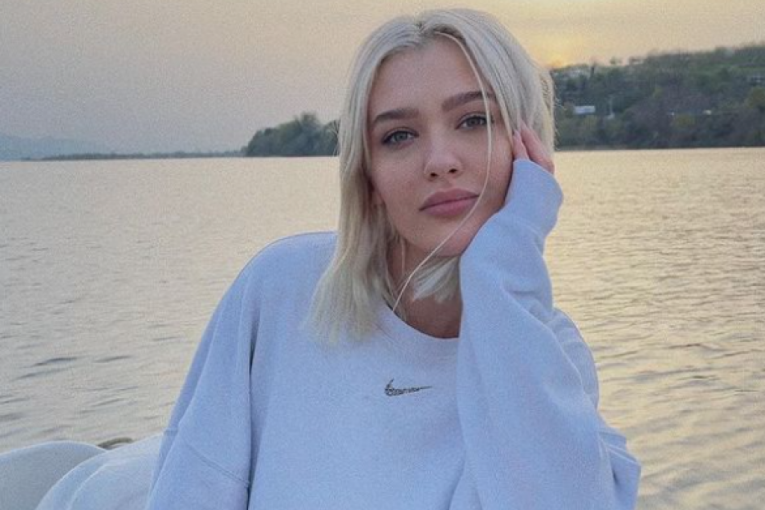 Melisa pozira za Instagram