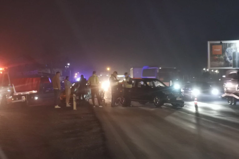 PODLETELA POD KAMION: Težak udes kod Prnjavora! (FOTO)