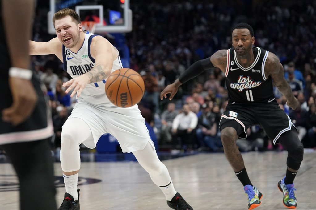 Luka Dončić na meču Dalas - Los Anđeles Klipers
