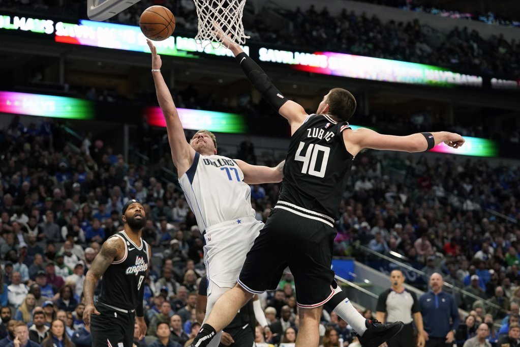Luka Dončić na meču Dalas - Los Anđeles Klipers