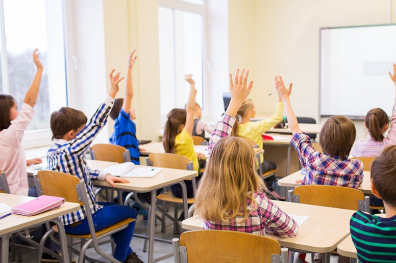 DANAS SU SVI OSNOVCI U KLUPAMA! Brnabićeva: Ne postoji nijedna škola koja je u blokadi!