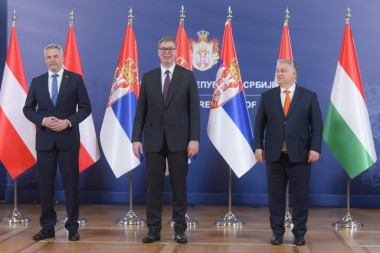 VUČIĆ DOMAĆIN TRILATERALNOG SAMITA: Počeo sastanak Orbana, Nehamera i srpskog predsednika! (FOTO)