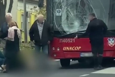 UŽAS U ZEMUNU! Autobus udario pešaka, čovek podlegao povredama!