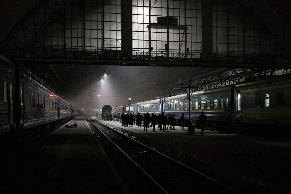 HOROR SCENA U FUTOGU! Voz prošao pored podignute rampe na pružnom prelazu