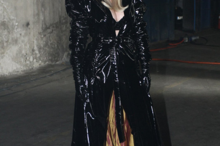 Maja Berović na snimanju spota