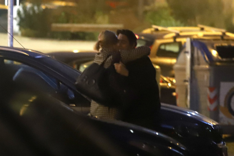 Marija Veljković i Rastko Janković razmenjuju nežnosti u javnosti