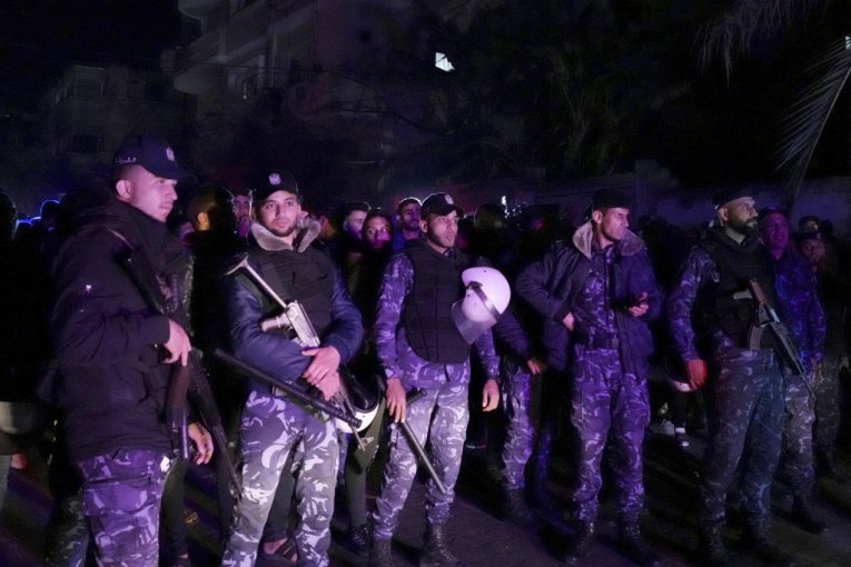 ZAPALILA SE STAMBENA ZGRADA U GAZI: 21 osoba nastradala, među njima ima i DECE! (FOTO)