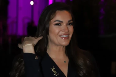 PRVO OGLAŠAVANJE PEVAČICE NAKON POROĐAJA: Tamara podelila dirljivu scenu sa ćerkicom iz bolnice (FOTO)