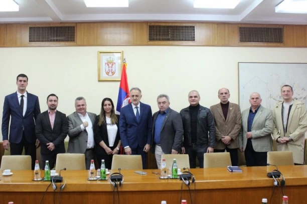 Košarkaški, odbojkaški, vaterpolo, rukometni i borilački savezi na sastanku sa ministrom sporta Zoranom Gajićem (FOTO)