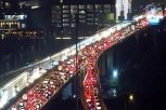 RASPAD SISTEMA U BEOGRADU: Saobraćajni kolaps paralisao prestonicu, na OVIM mestima su najveće gužve