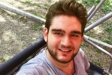 OVO JE MLADIĆ KOJI JE POGINUO KOD TOPOLE: Đorđe krenuo u Kragujevac, sleteo automobilom s puta i zakucao se u drvo!