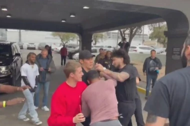 BOKSER PREBIO DILONA DENISA: Konorov potrčko dobio batine (VIDEO)