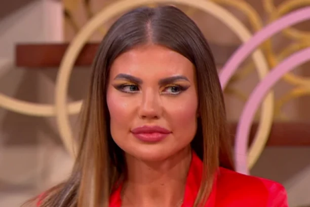 KUĆNI SNIMAK DRAGANE MITAR ZAVRŠIO NA INTERNETU! Bivša zadrugarka totalno gola, dodiruje se i mazi!