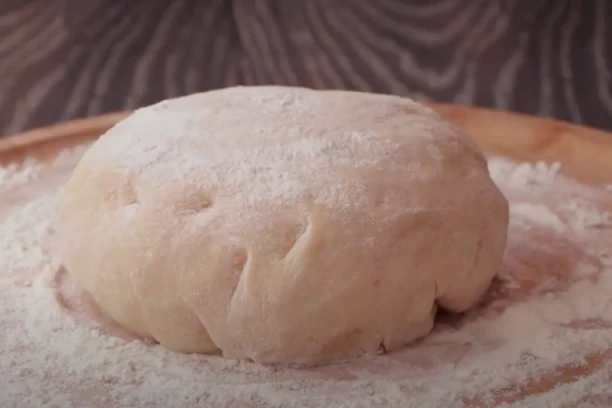 OVAKO ĆE PECIVO BITI MEKANO I SVEŽE NEKOLIKO DANA: Uz tajni sastojak biće vazdušasto i uspevaće svima