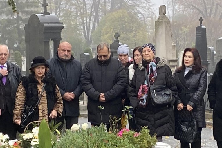 Lepa Lukić na pomenu Merime Njegomir