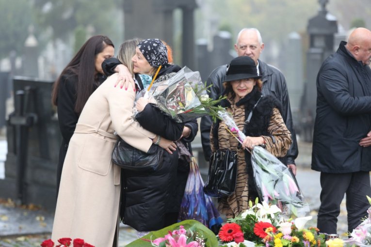 Lepa Lukić i Ljubica Njegomir