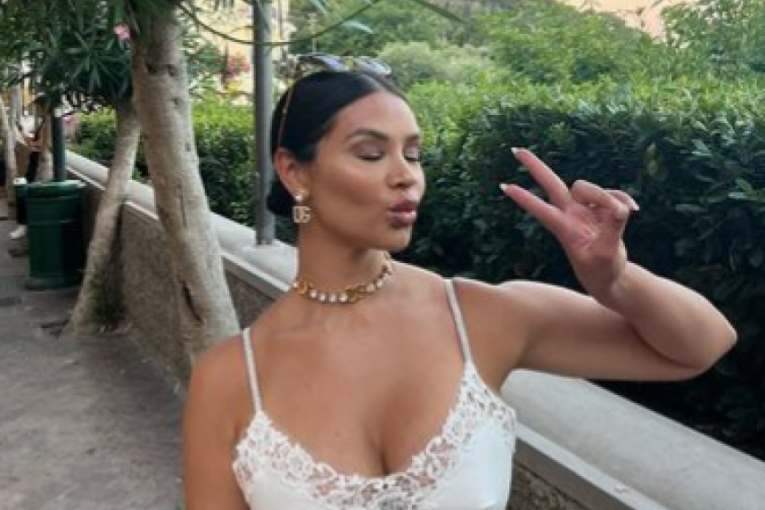 Daniela Rajić u beloj haljini