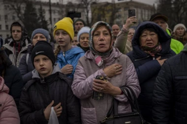 EVAKUACIJA U OBLASTIMA HERSONA I MIKOLAJEVA: Šteta na infrastrukturi tolika da Ukrajinci ne znaju kako da prežive zimu u ovim oblastima
