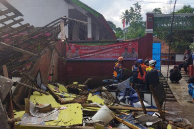 TOTALNO UNIŠTENJE! Potresne fotografije Indonezije nakon zemljotresa, najmanje 46 ljudi nastradalo