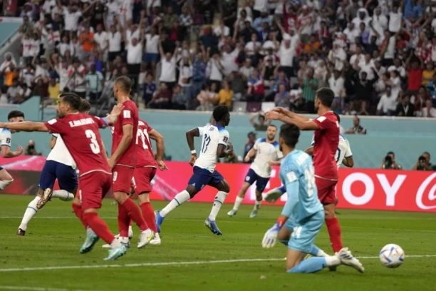 NEZAPAMĆENO: Iranci ODBILI da pevaju himnu! Igrači i navijači SLOŽNI U PORUKAMA! (VIDEO)