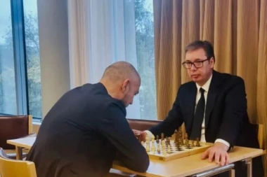 VUČIĆEVA OBJAVA IZ BRISELA: Evo šta radi dok čeka kraj sastanka EU-Priština