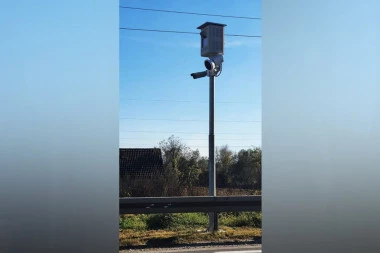 SNIMA PREKORAČENJE BRZINE, FOTOGRAFIŠE I ŠALJE KAZNU ODMAH: Najsavremenija kamera na putu Požega - Čačak, ne dozvoljava prekršaje (FOTO)