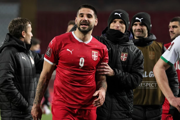 BOMBA SA OSTRVA! Mitrović blizu jednog od NAJVEĆIH klubova sveta!