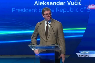 VUČIĆ U PANČEVU obilazi radove na fabrici ZF Friedrichshafen: OVO JE ONO ŠTO DONOSI BOLJI STANDARD I MENJA SRBIJU