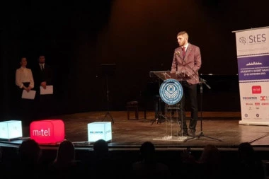 M:tel nastavlja da motiviše studente: Podrška naučno-stručnom skupu „Studenti u susret nauci“