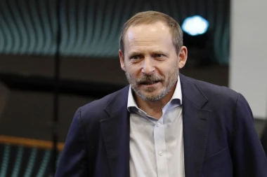 SLUČAJ BEZ PRESEDANA! Skvoteri se uselili u vilu ruskog milijardera Arkadija Voloža u Amsterdamu! SUD PRESUDIO U NJIHOVU KORIST!