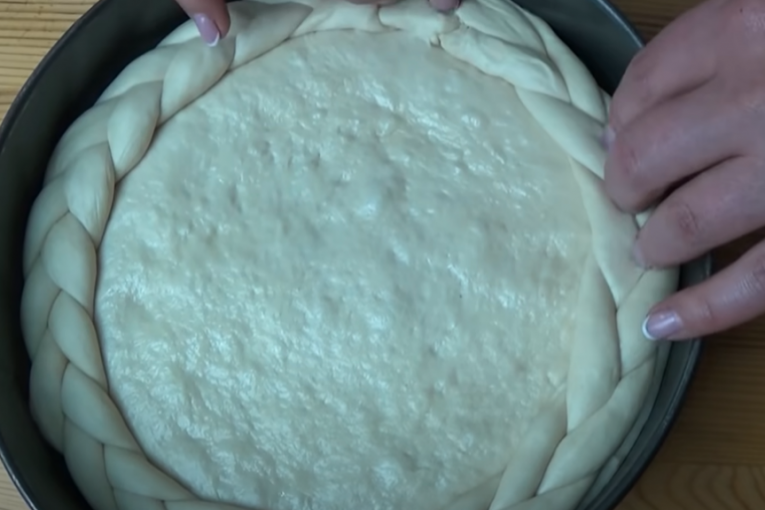 Postavljanje pletenice u pleh